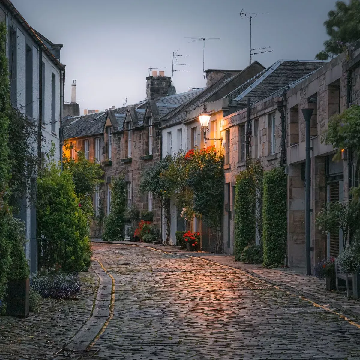 Edinburgh street photo. 